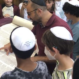 Die 6. Klassen des SBG besuchen die Karlsruher Synagoge