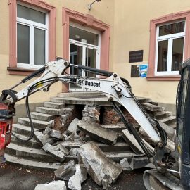 Haupteingang wird umgebaut
