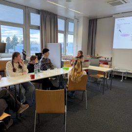 Besuch der K2 im neurobiologischen Labor „Siemens“